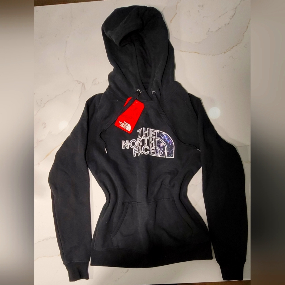The North Face embroidered vintage hoodie awesome look